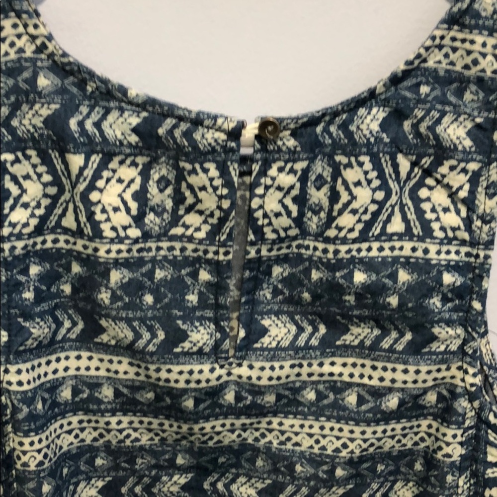 Patterned Tank Top - Picture 3 of 5